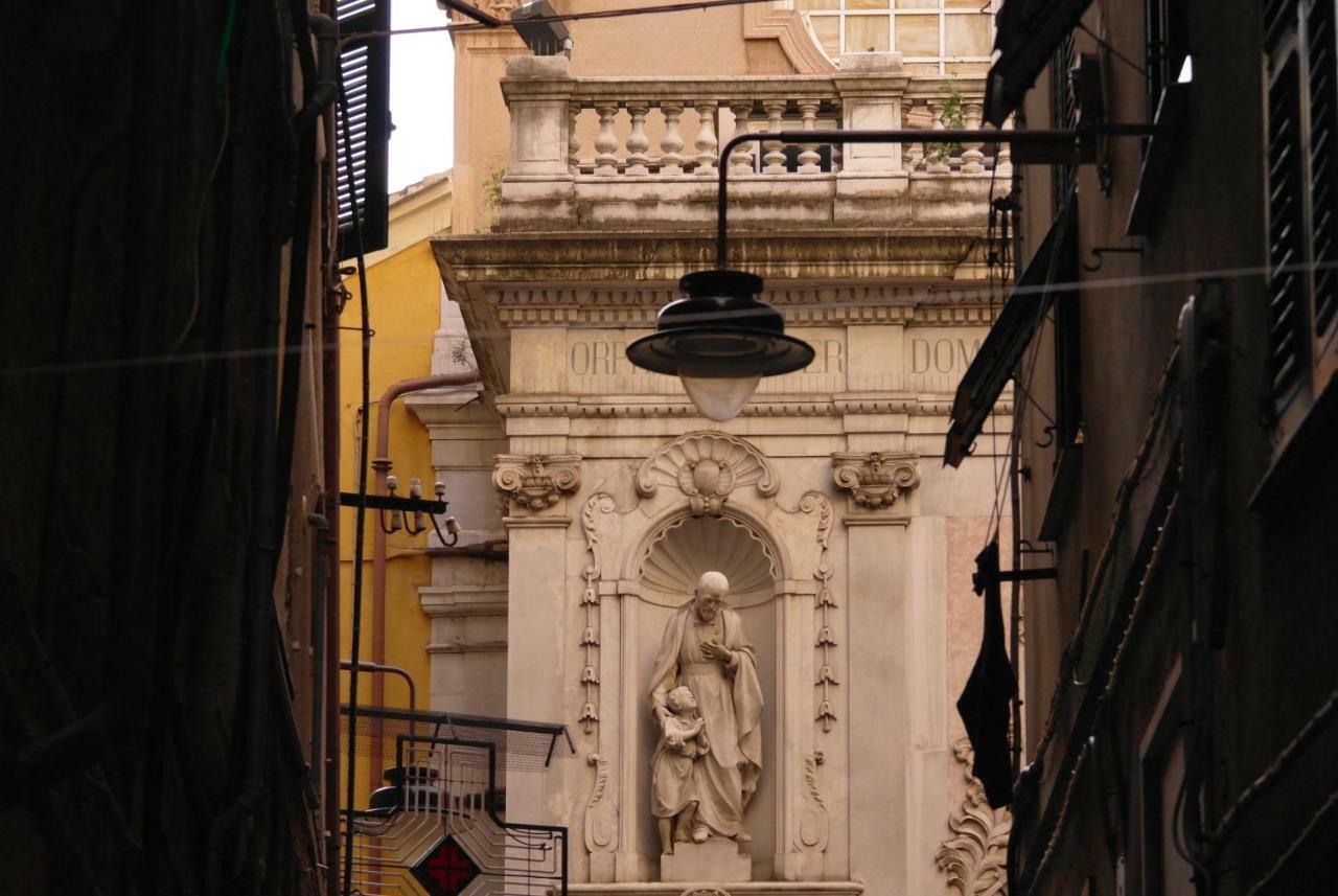 Dietro Il Teatro Modena Genoa Ngoại thất bức ảnh