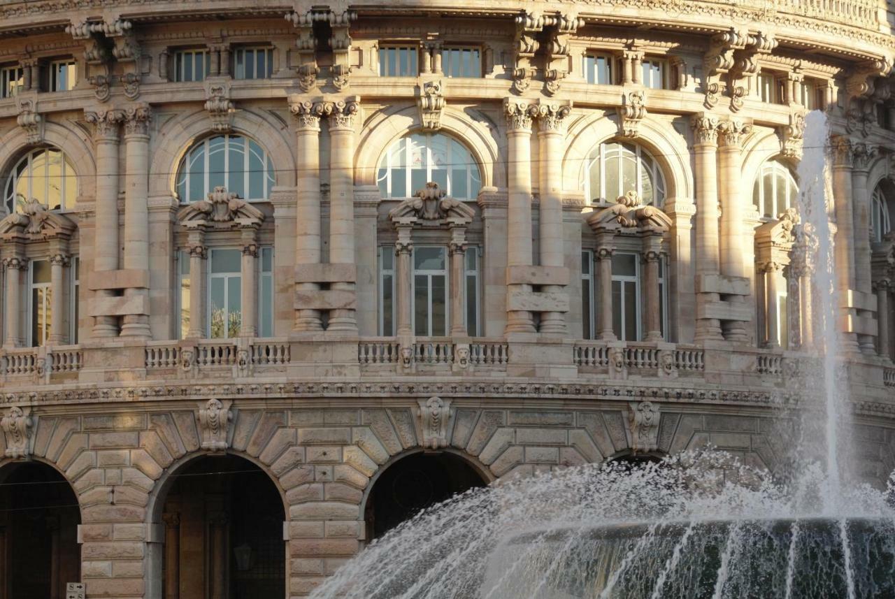 Dietro Il Teatro Modena Genoa Ngoại thất bức ảnh